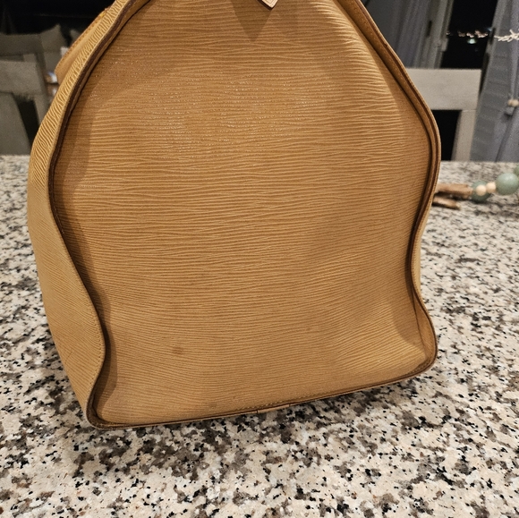 LV Epi Keepall 60 Authentic* - Picture 12 of 14